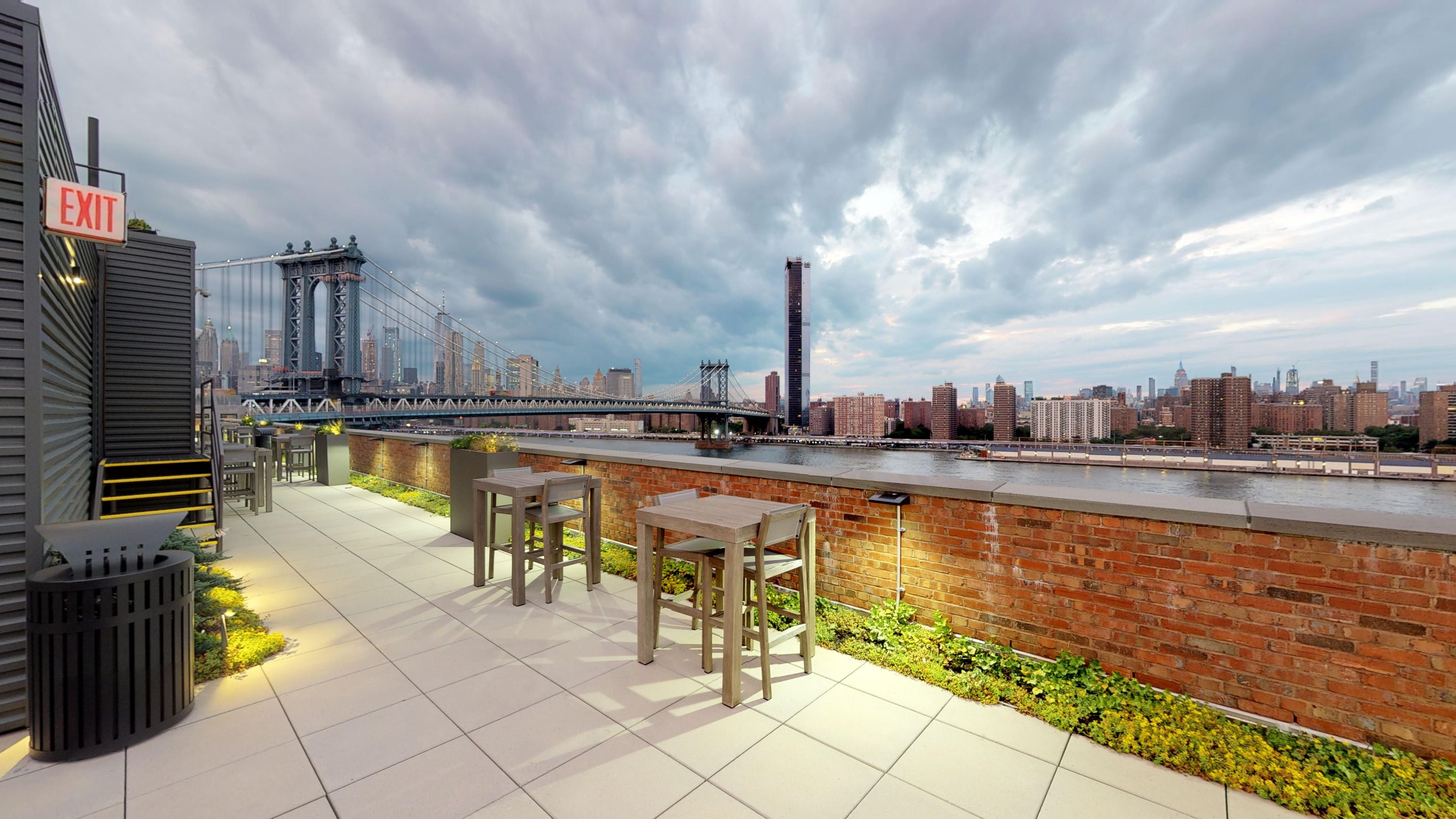 DUMBO SKY, photo 2 of 7