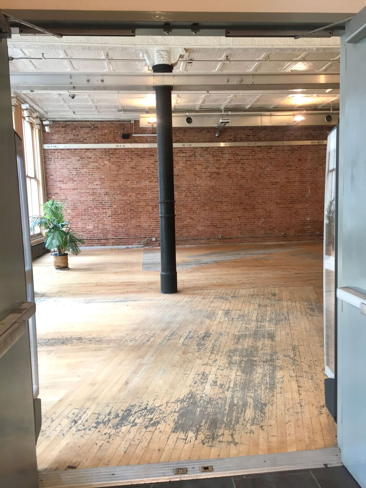 2nd floor loft space in the heart of SOHO, photo 2 of 14