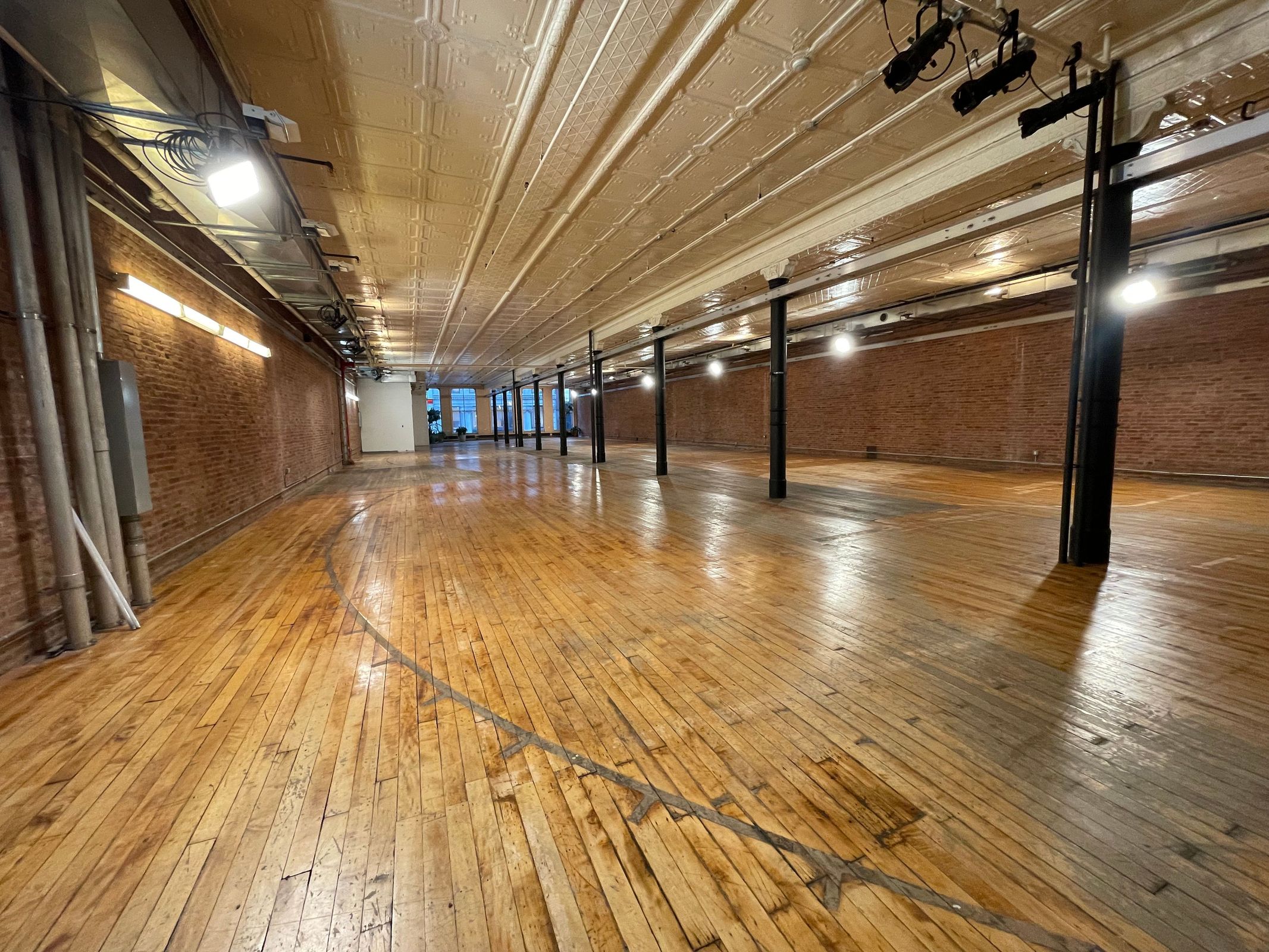 2nd floor loft space in the heart of SOHO, photo 4 of 14