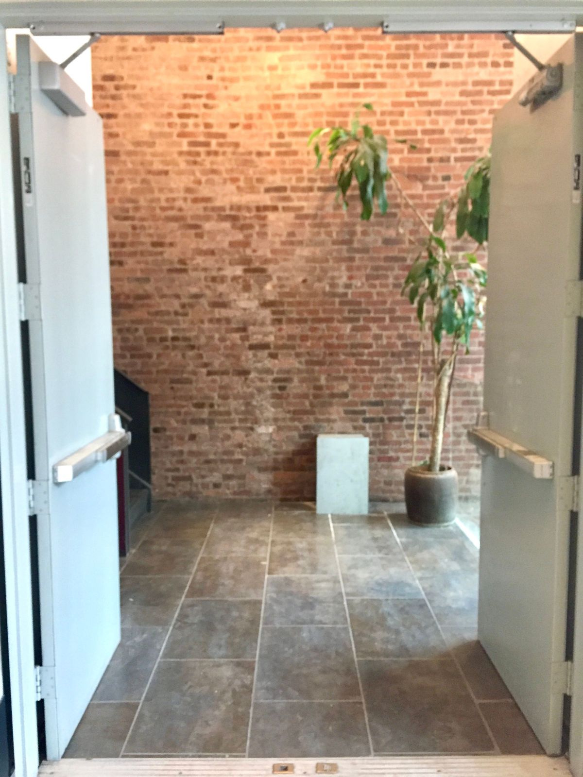 2nd floor loft space in the heart of SOHO, photo 3 of 14