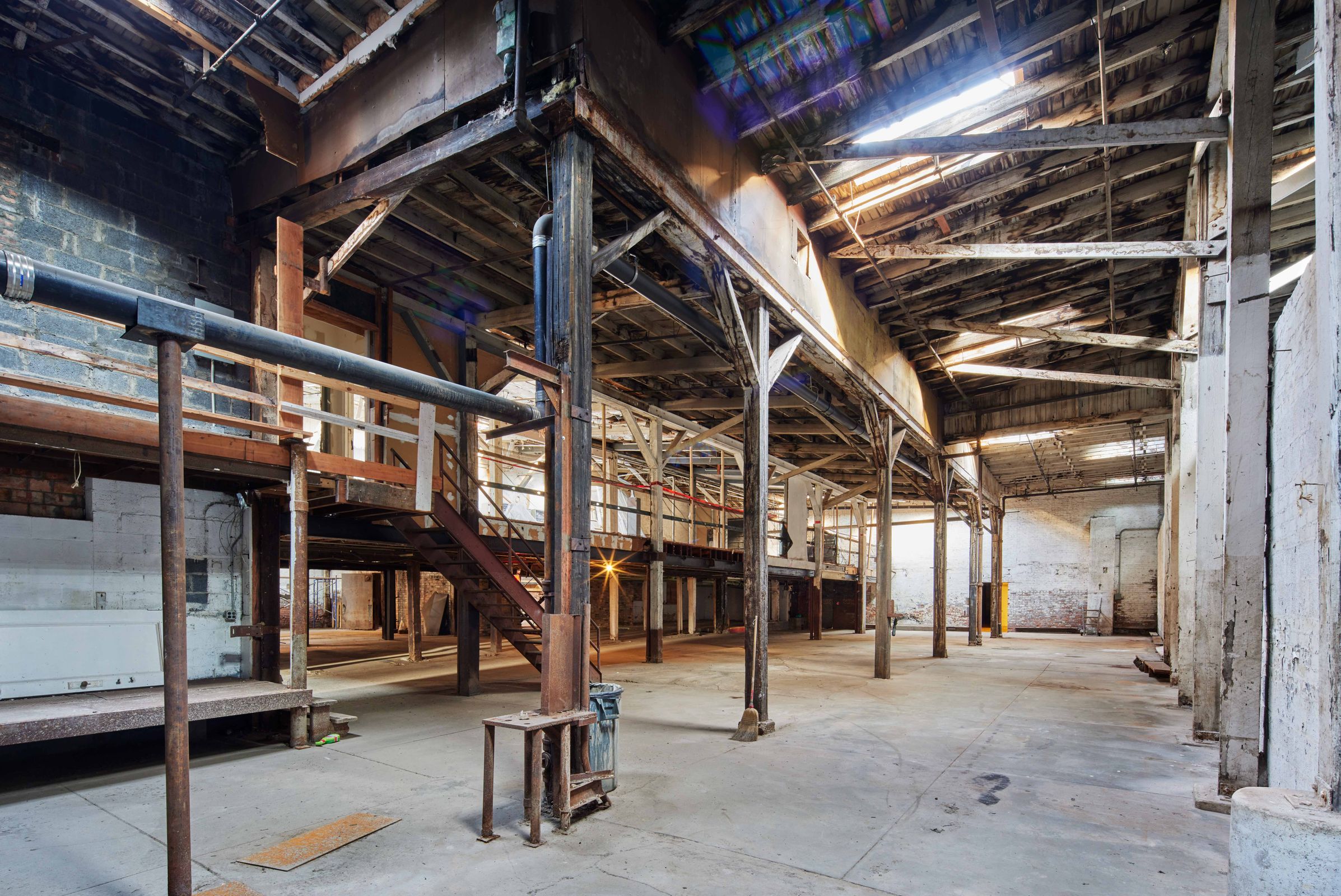 Greenpoint, Brooklyn Warehouse on the Waterfront, photo 5 of 13