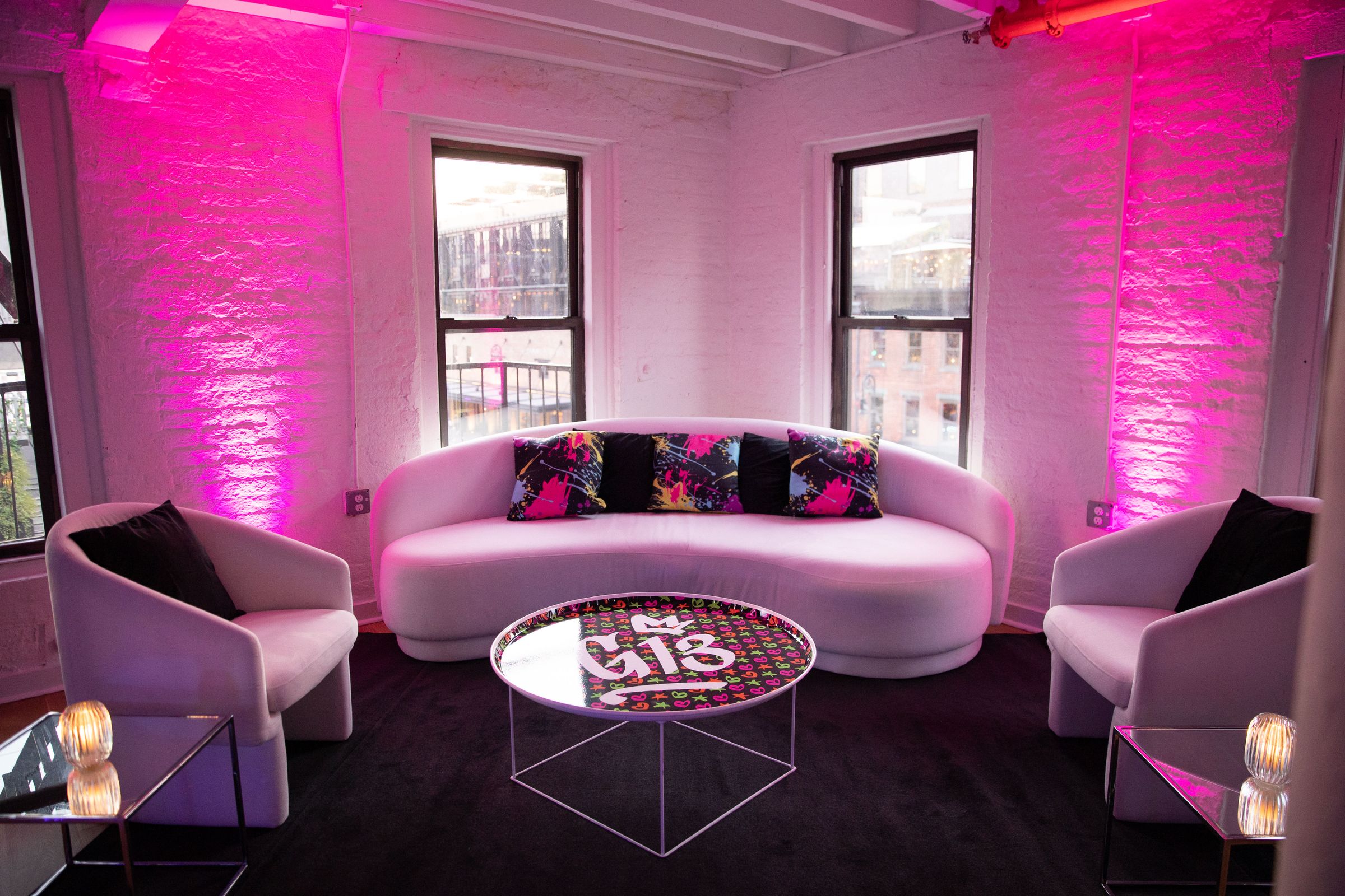 Stunning Loft with Abundant Natural Light, photo 4 of 6
