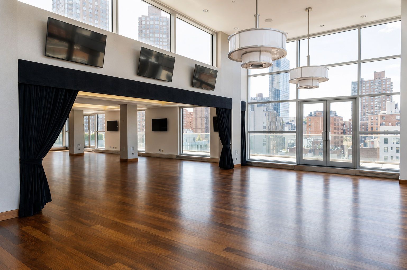 Luxury Midtown Penthouse with Stunning Skyline Views, photo 2 of 14