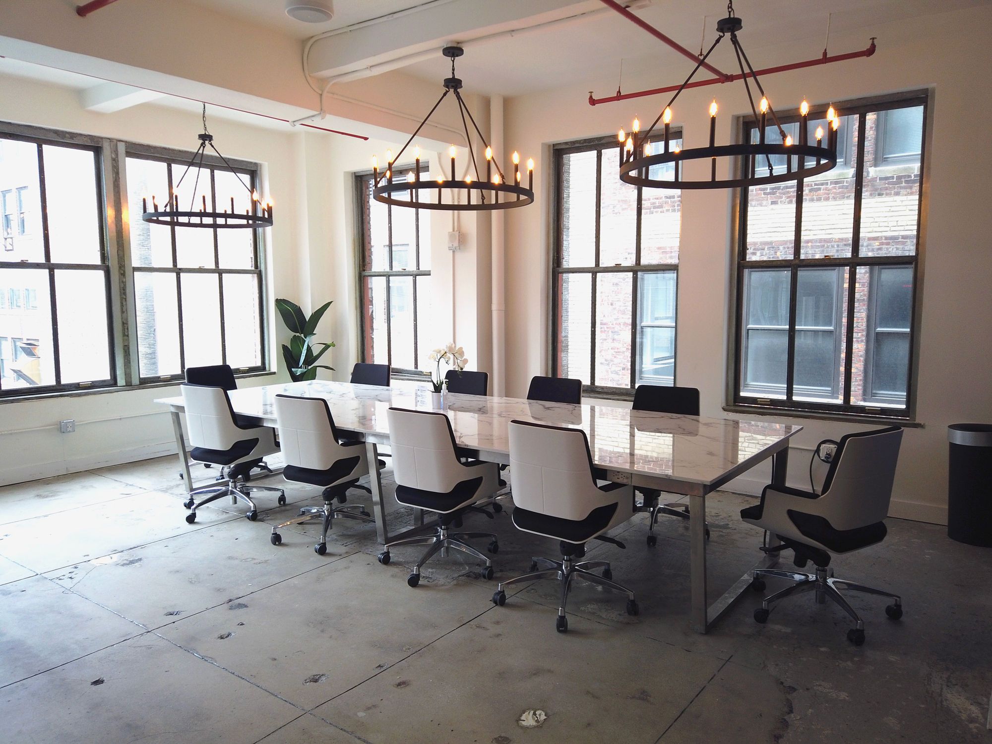 Private Sun Drenched Full Floor Office (50 ppl), photo 4 of 11