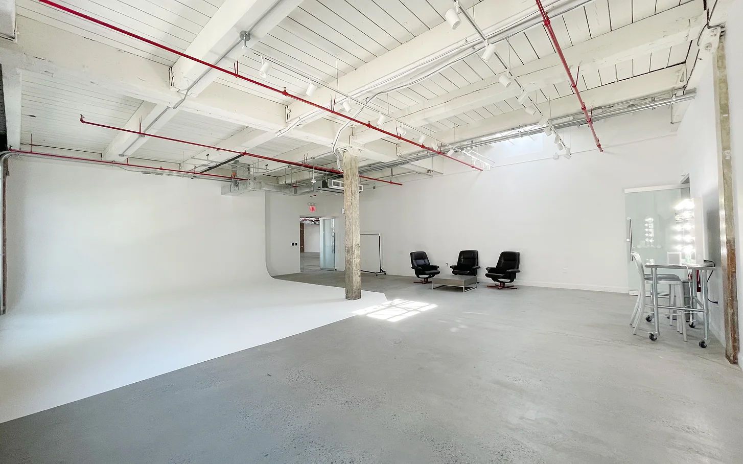 Full Buyout:  15,000 sq ft Venue with a Large Event Space + 5 Breakout Rooms in Greenpoint, Brooklyn, photo 4 of 17