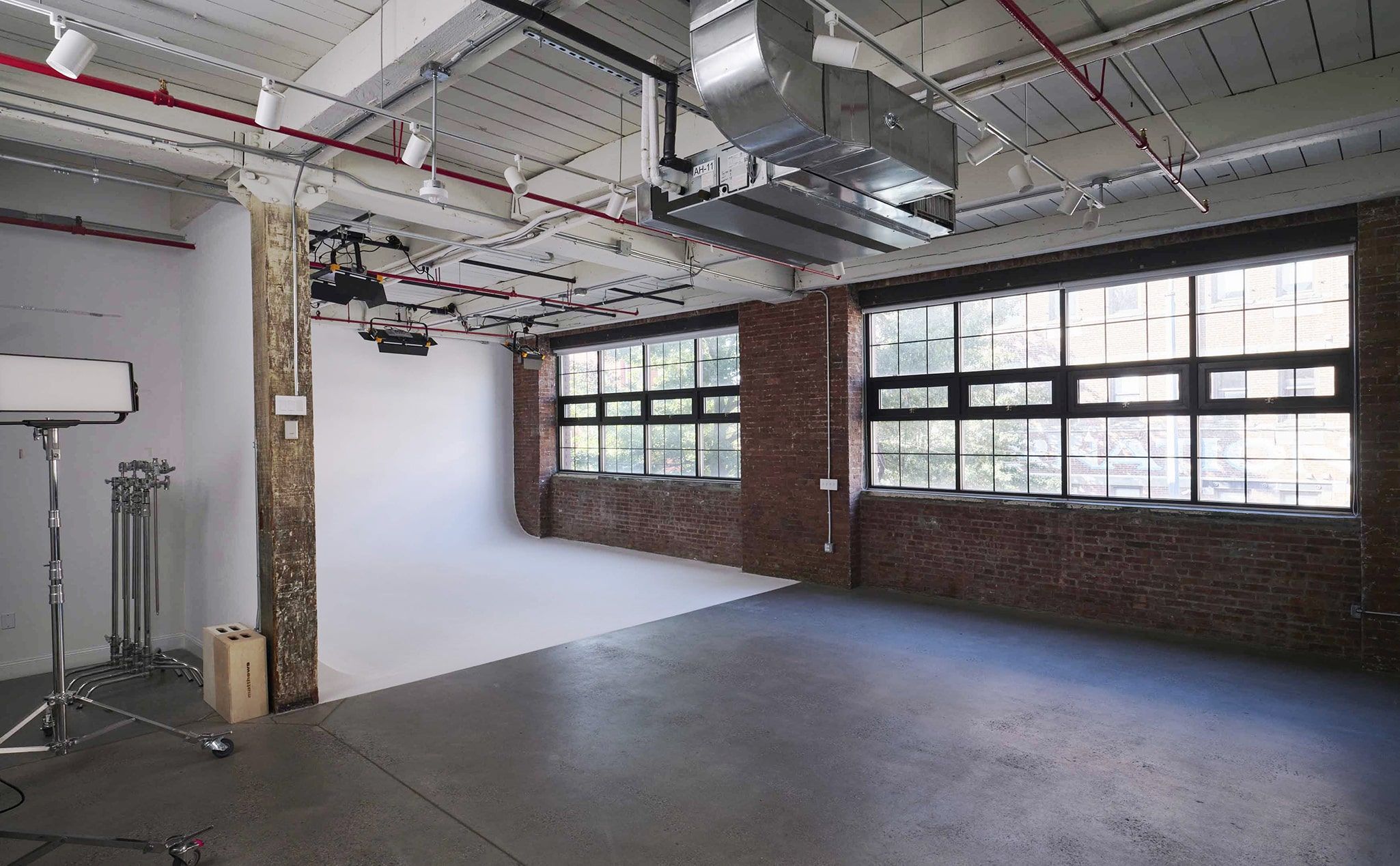 Full Buyout:  15,000 sq ft Venue with a Large Event Space + 5 Breakout Rooms in Greenpoint, Brooklyn, photo 5 of 17