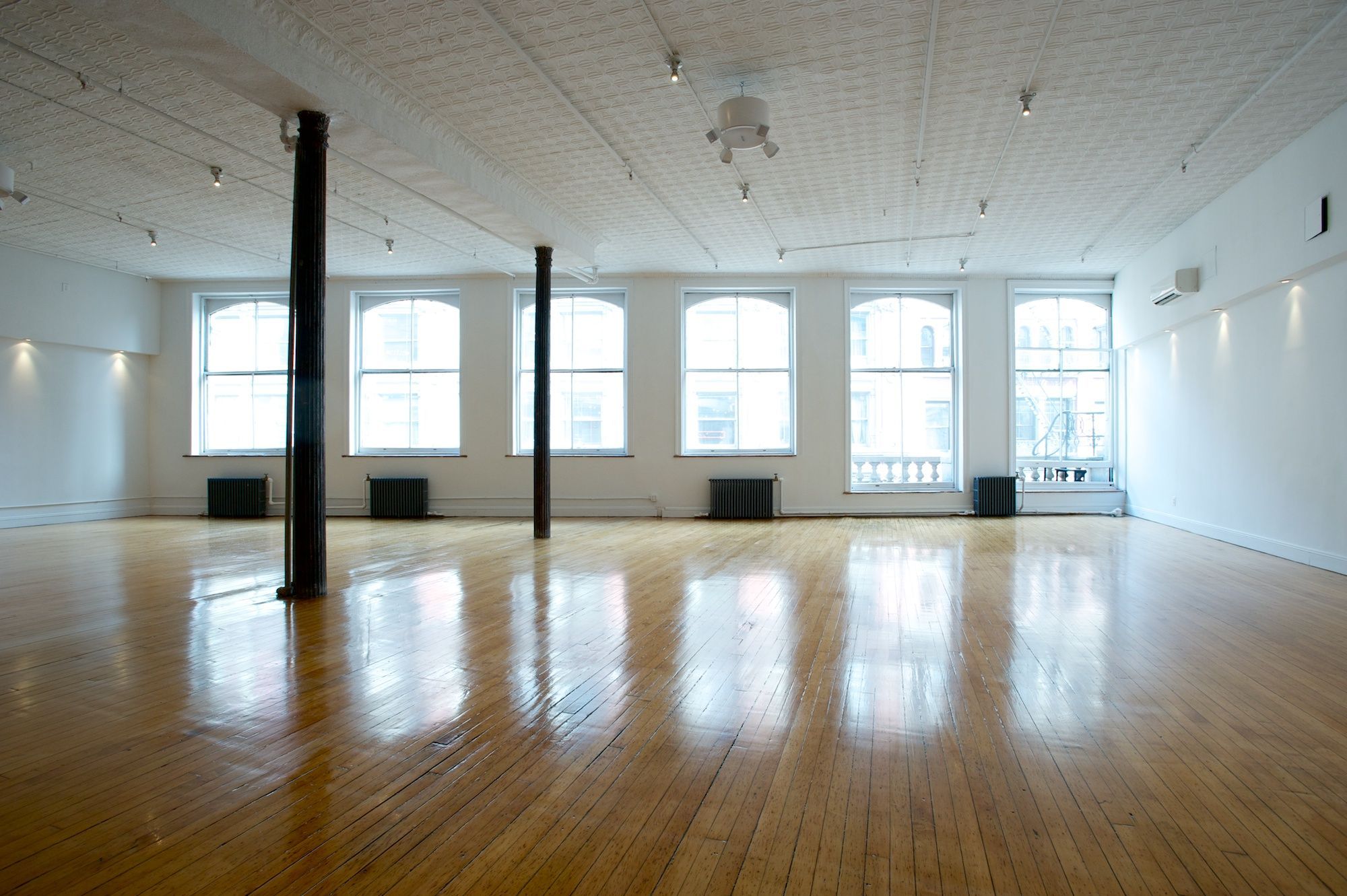 Flatiron Vintage-Ceiling Loft — event space in The Flatiron District