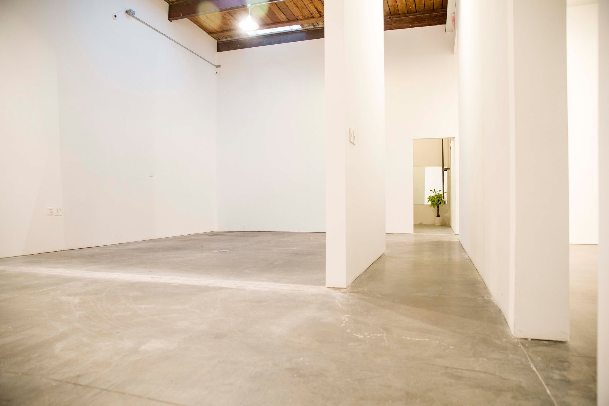 Luxury event space in Chelsea with street-level entrance and open floor plan, photo 4 of 5