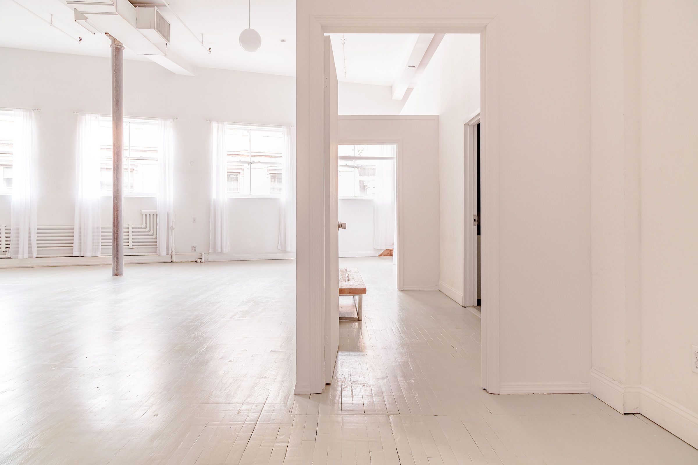 Amazing Union Square loft with exposed brick wall, photo 5 of 7