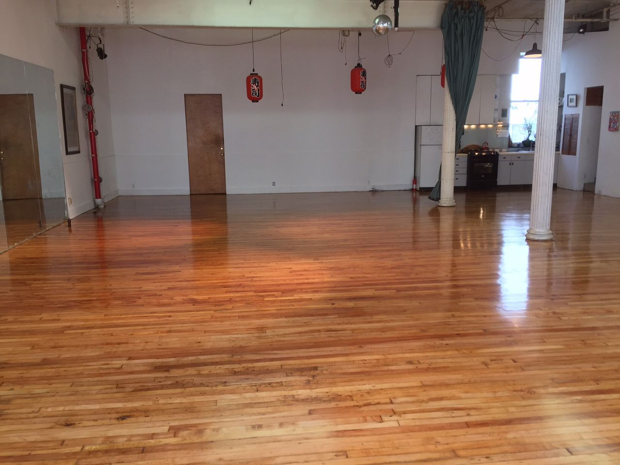Gorgeous  Classic Soho Loft studio - Bright /Spacious / High Ceilings, photo 2 of 6