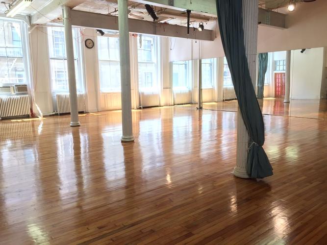 Gorgeous  Classic Soho Loft studio - Bright /Spacious / High Ceilings — event space in SoHo