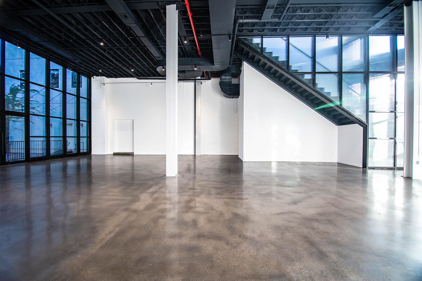 Chic Industrial Brooklyn Venue with Rooftop, photo 2 of 32