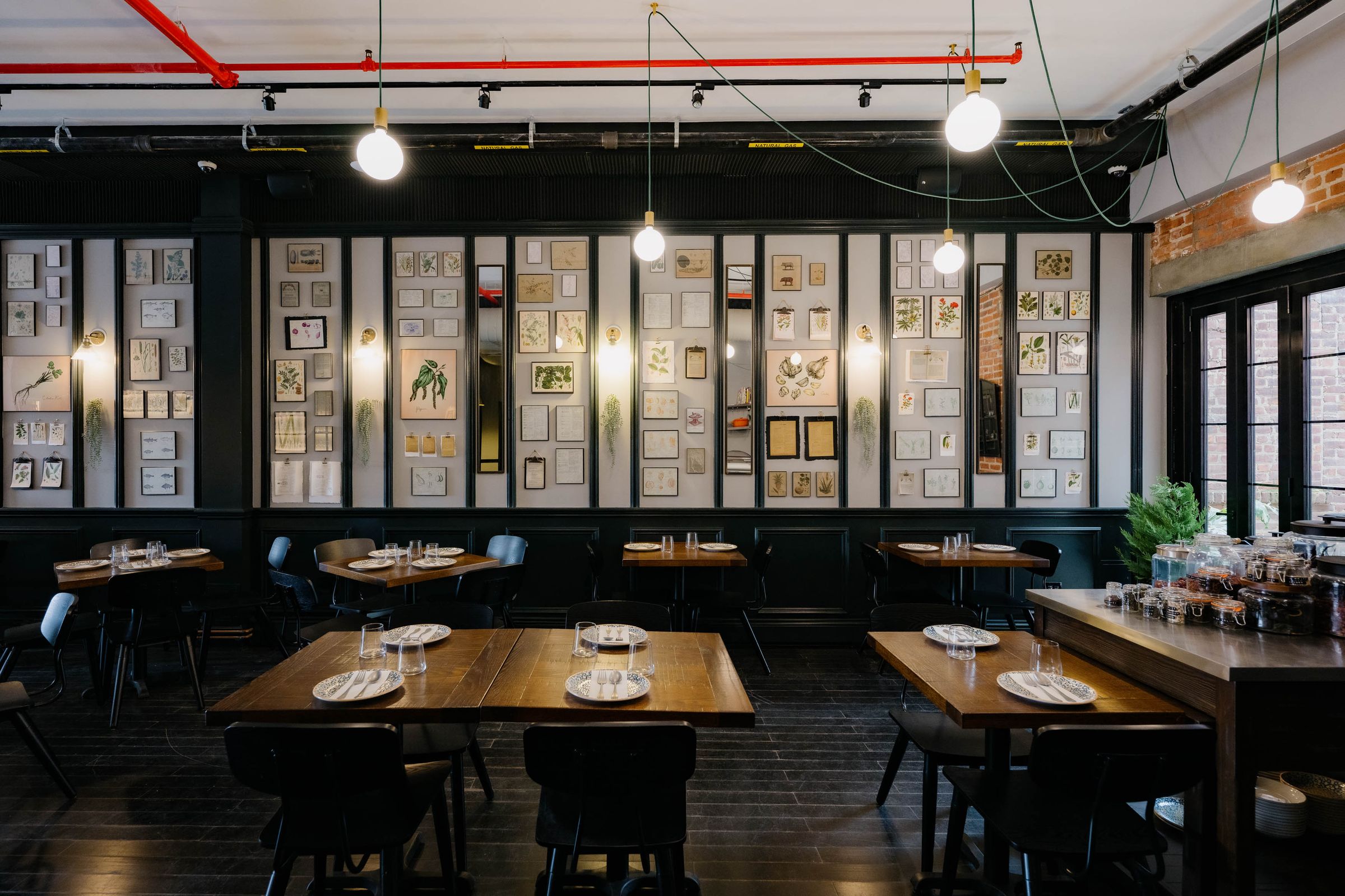 Industrial Restaurant In The Heart Of Brooklyn, photo 4 of 8