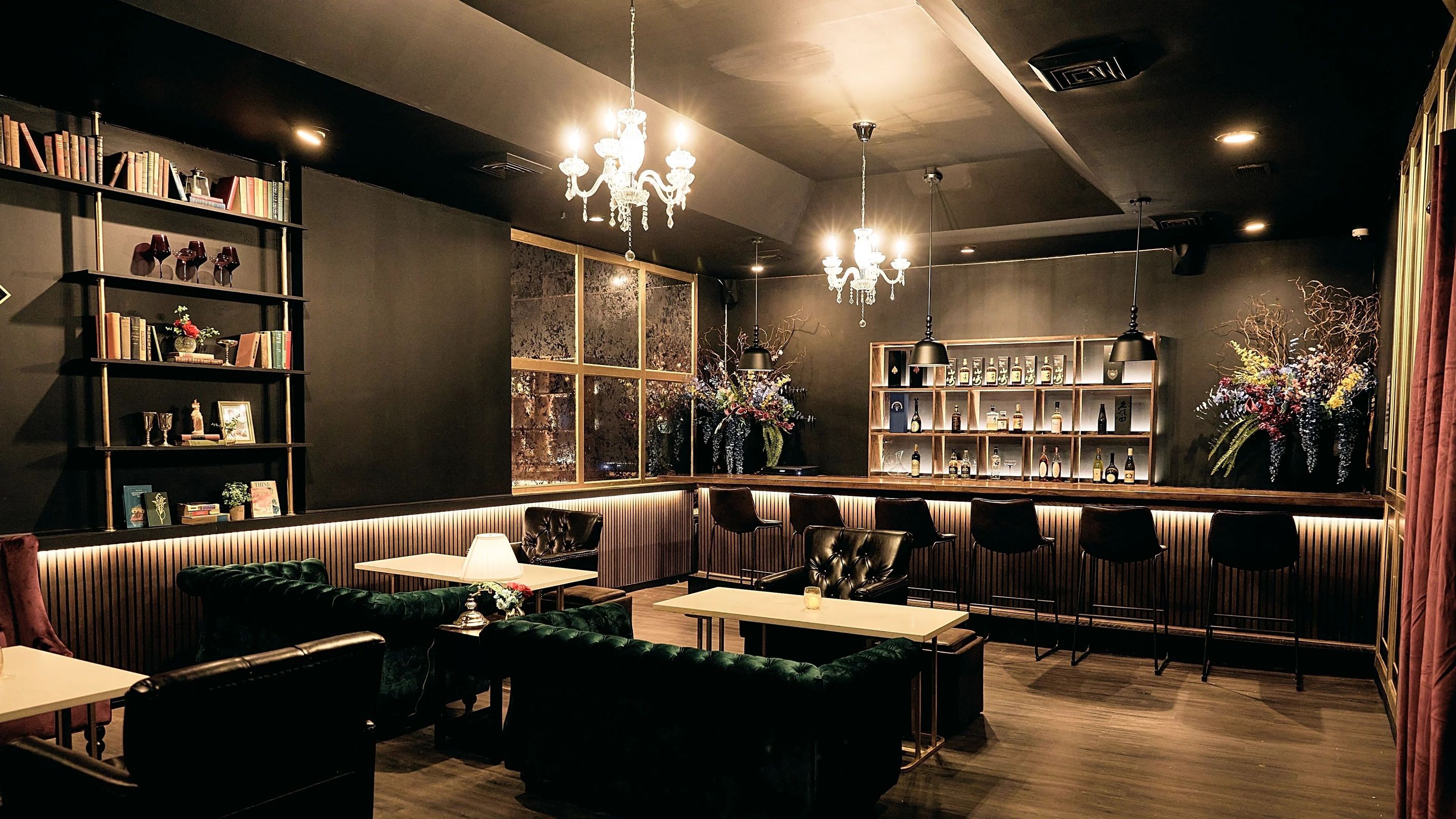 Luxurious Speakeasy Lounge in Midtown East, photo 2 of 5