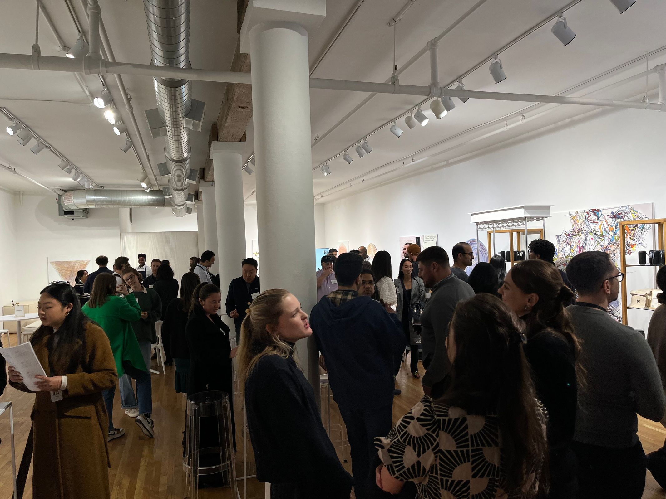 Sunny and Spacious Downtown Art Gallery, photo 5 of 8