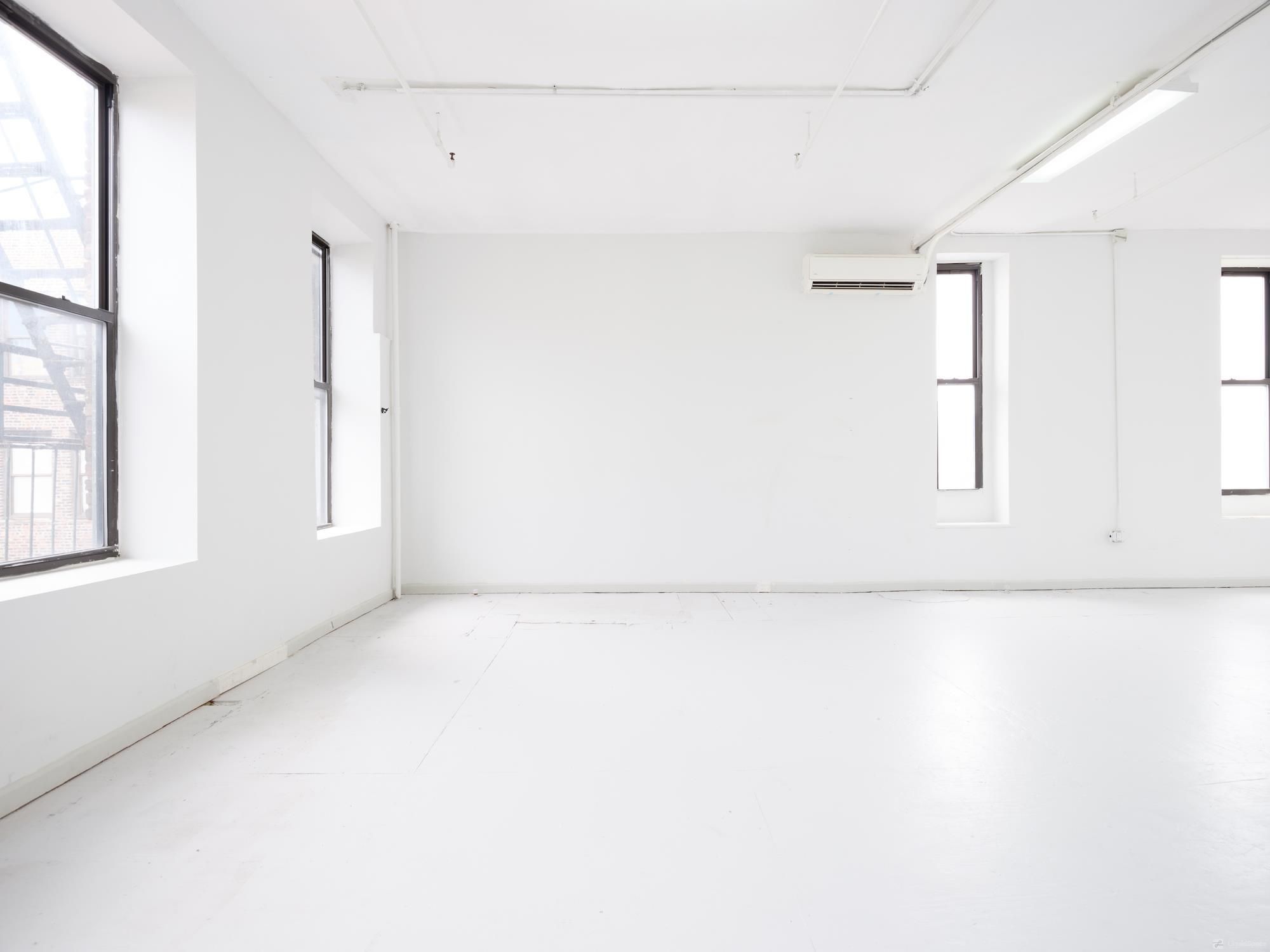 Bright 1500sq ft Canal Street Studio loft space, photo 5 of 5
