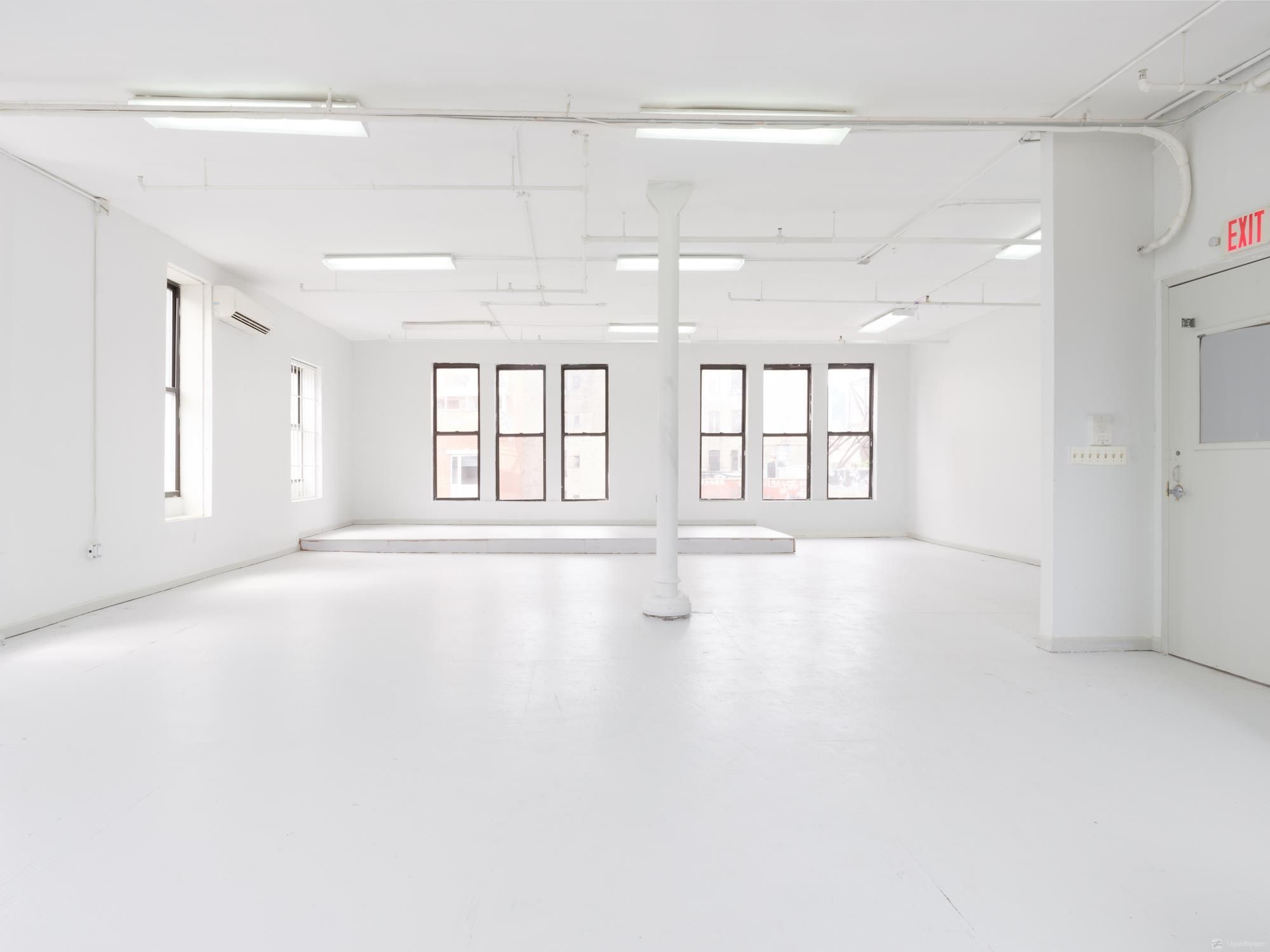 Bright 1500sq ft Canal Street Studio loft space — event space in The Bowery