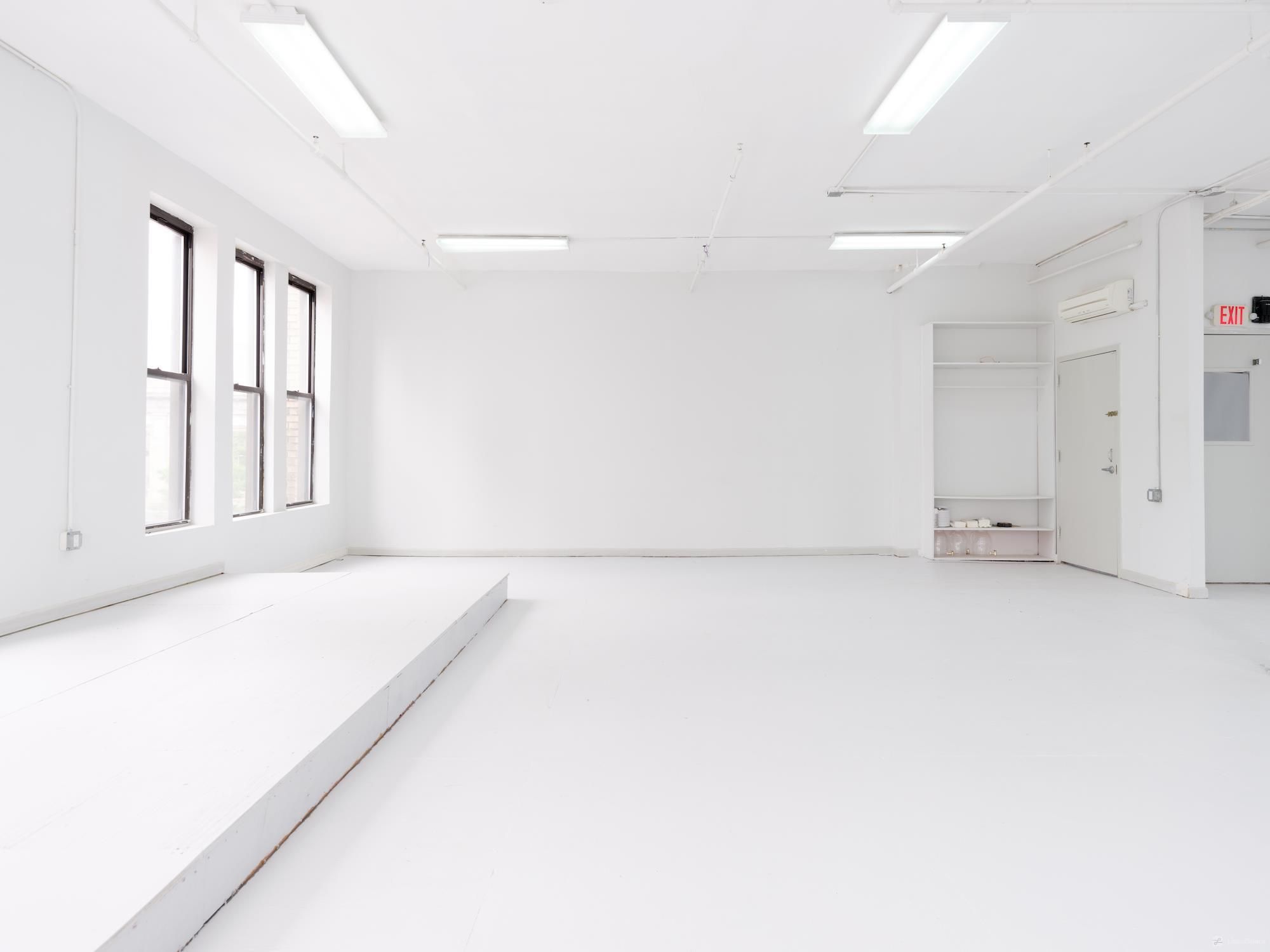 Bright 1500sq ft Canal Street Studio loft space, photo 2 of 5