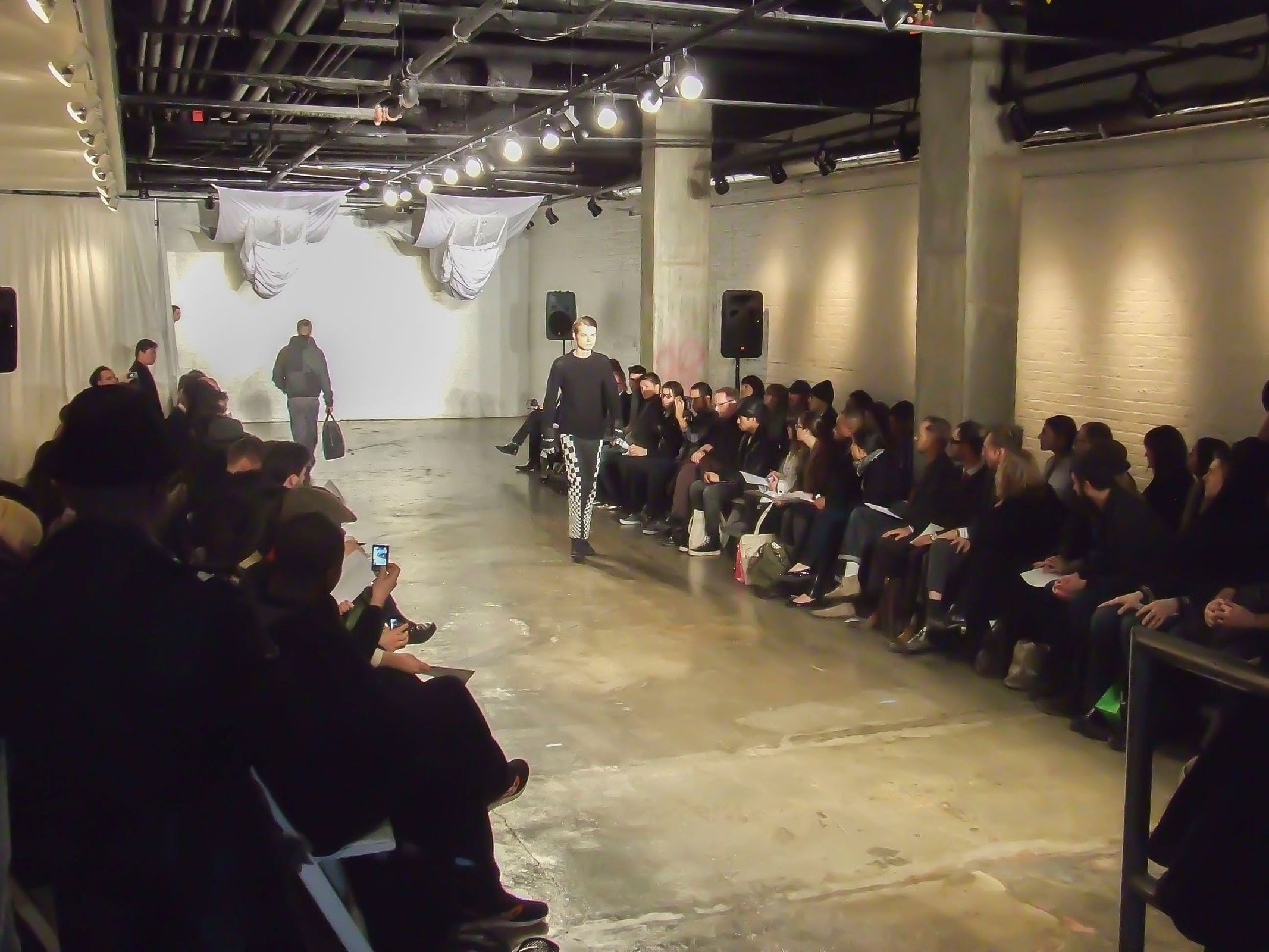 Industrial Warehouse Perfect for Fashion Runway, photo 5 of 11