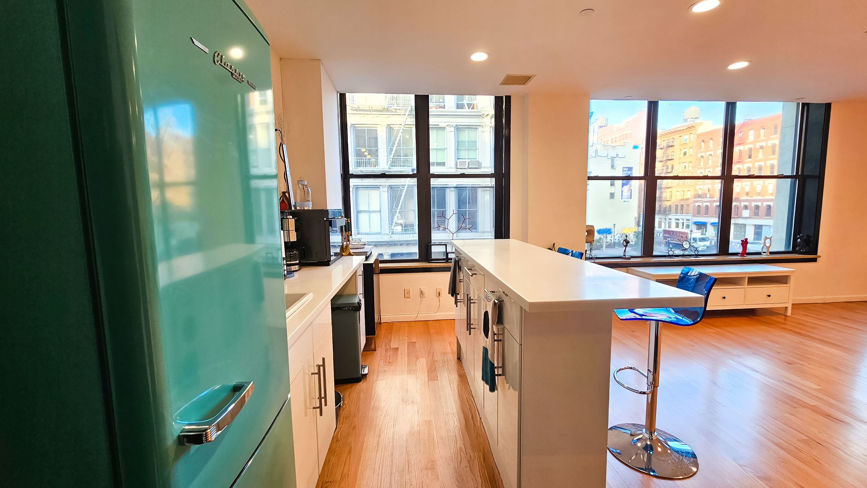Entire loft floor in SOHO with 2 extra rooms!, photo 3 of 43