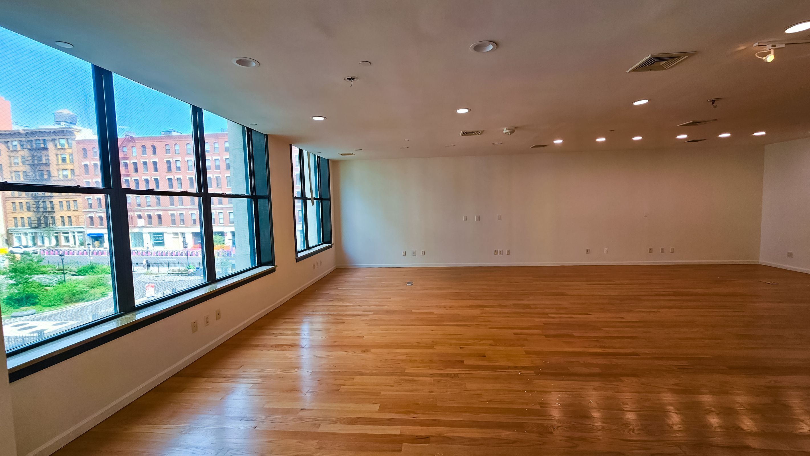 Entire loft floor in SOHO with 2 extra rooms!, photo 4 of 43