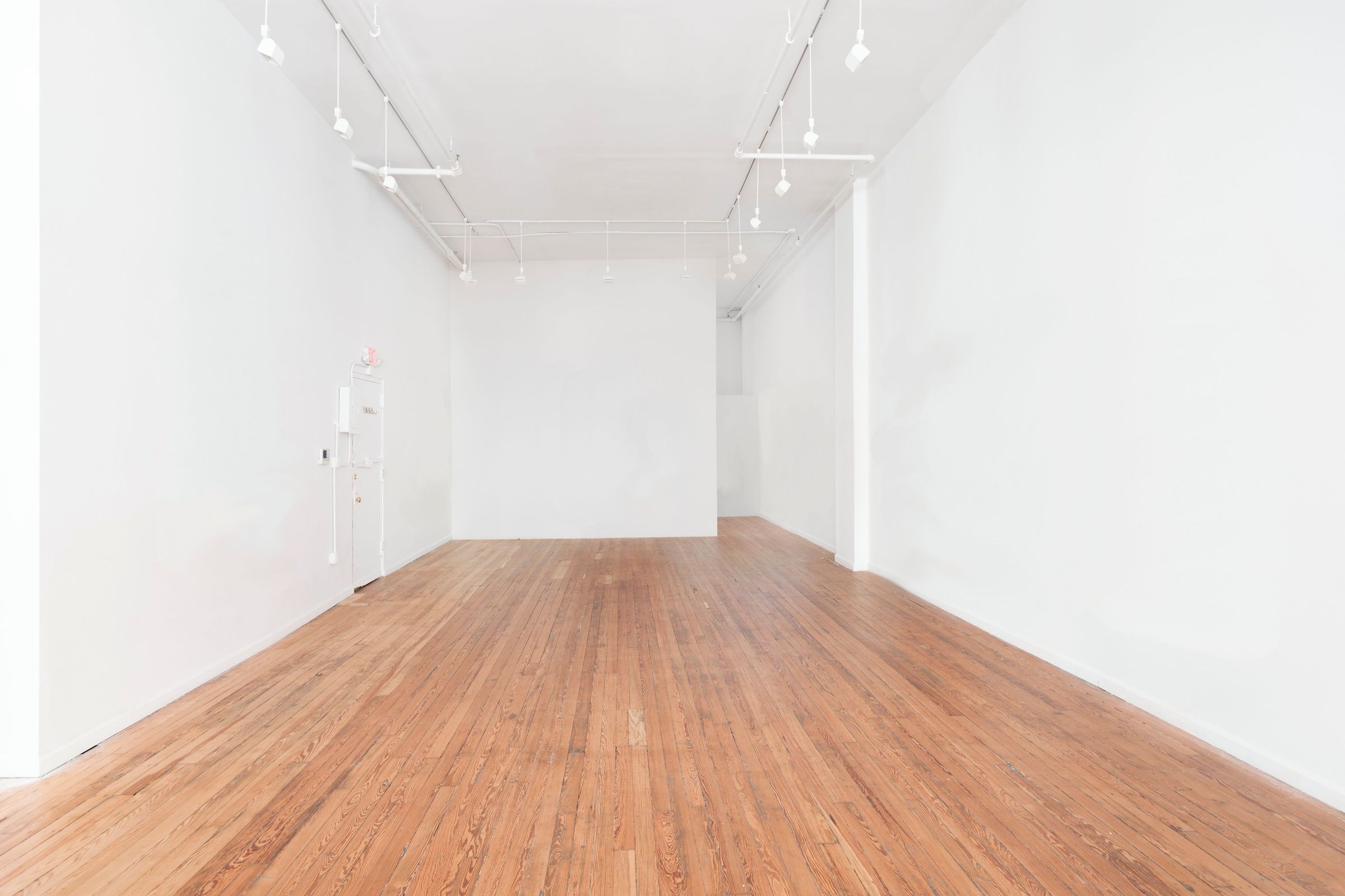 Classic Tribeca Loft Gallery Showroom, photo 2 of 4