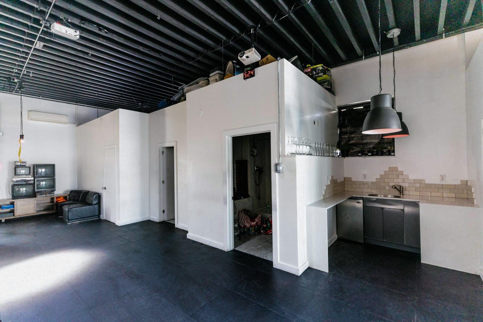 Event space in Greenpoint, photo 5 of 11