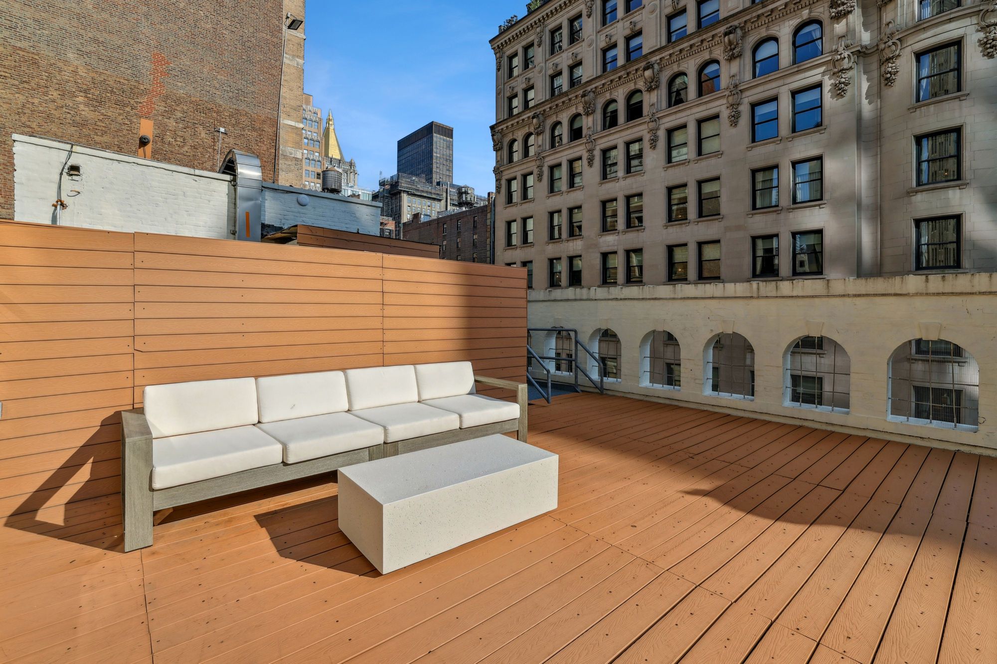 The Farm Rooftop with Empire Building Stunning View, photo 2 of 17