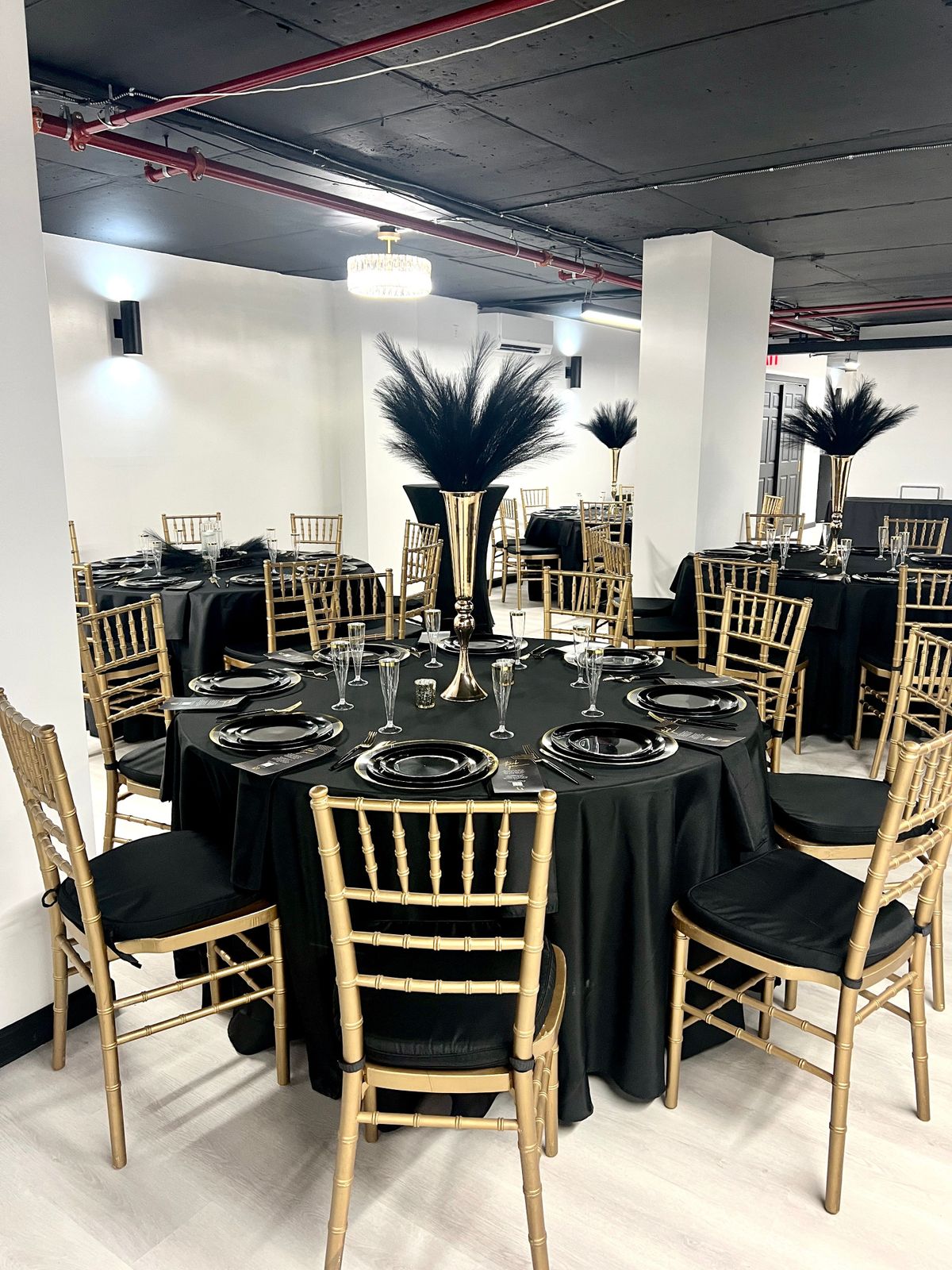 Stylish Brooklyn Venue with Luxe Decor & All-Inclusive Setup for Seamless Celebrations — event space in Bushwick