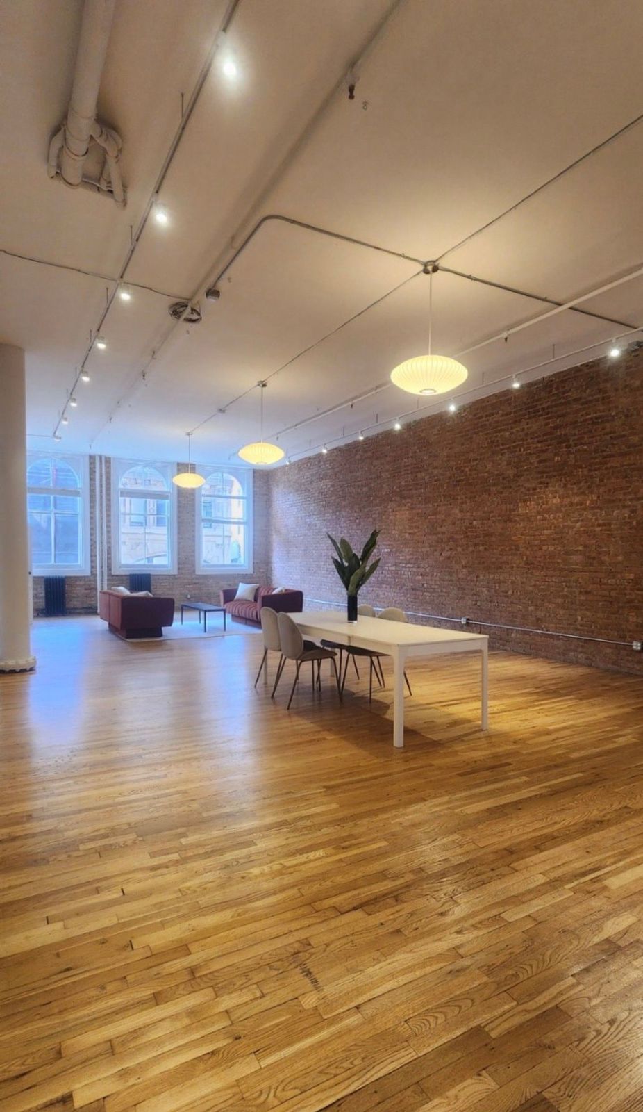 Suite 500, photo 4 of 5