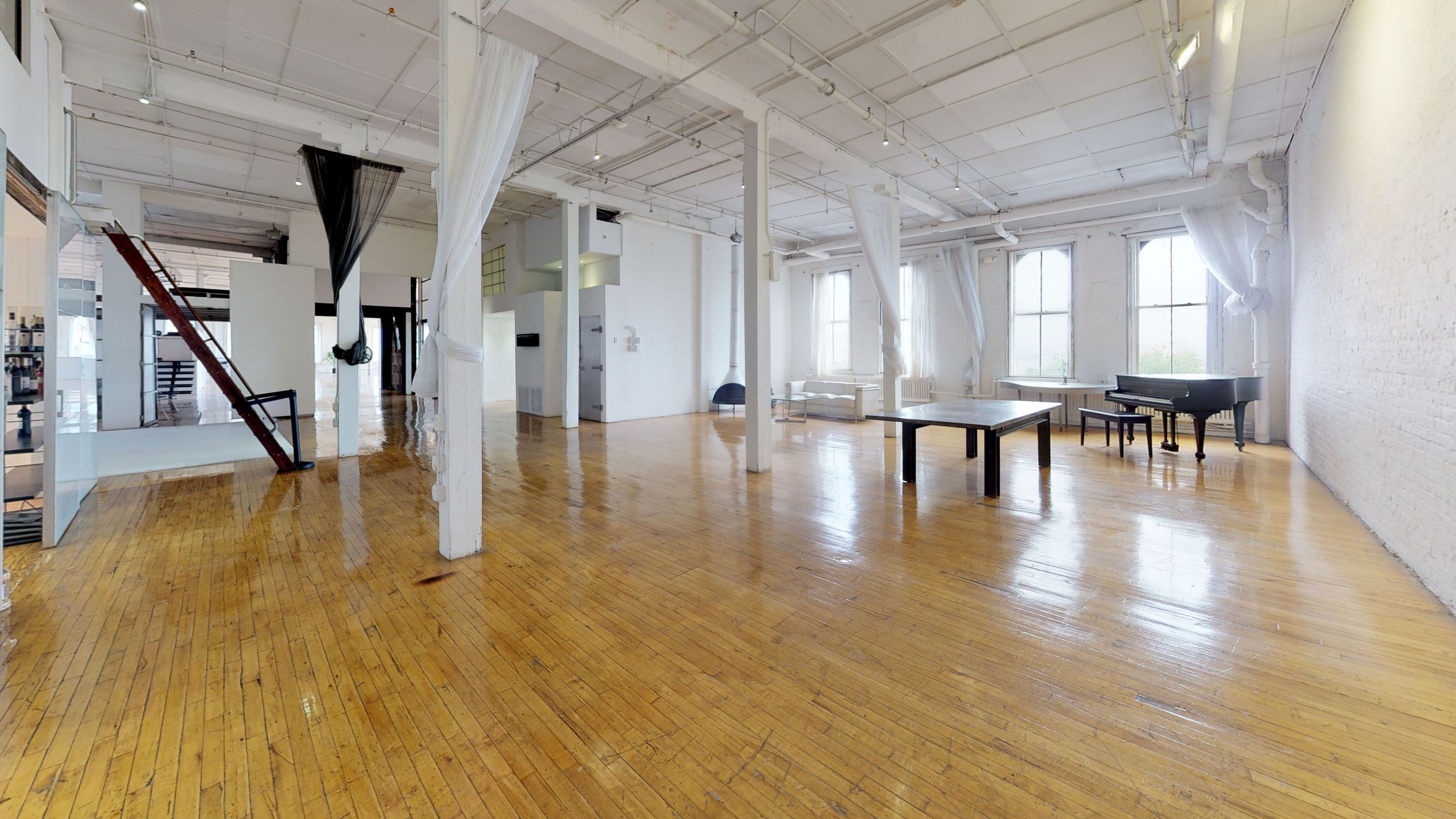 Westside LOFT, photo 5 of 10
