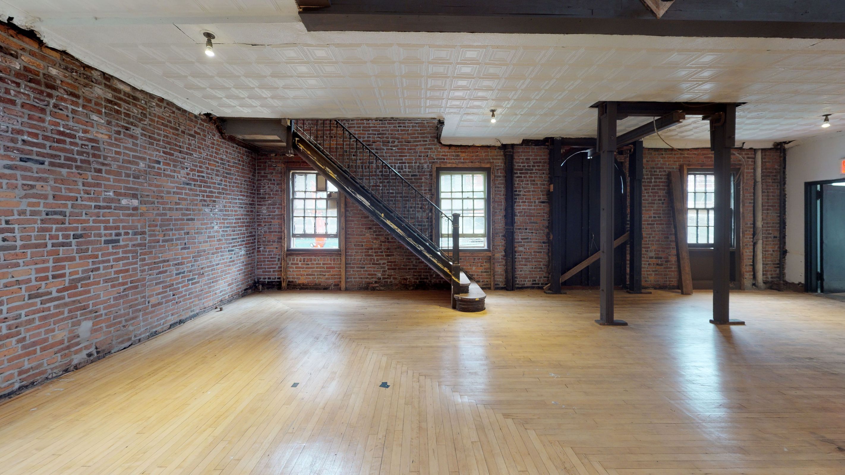 Triplex LIC, photo 3 of 10